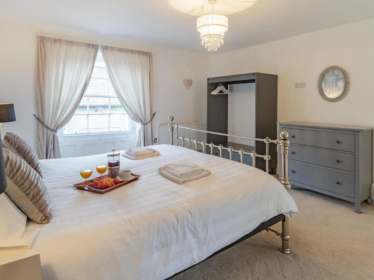 The Lodge Snainton بيت للعطل